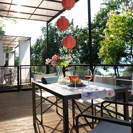 Weekend Glamping مكان تخييم