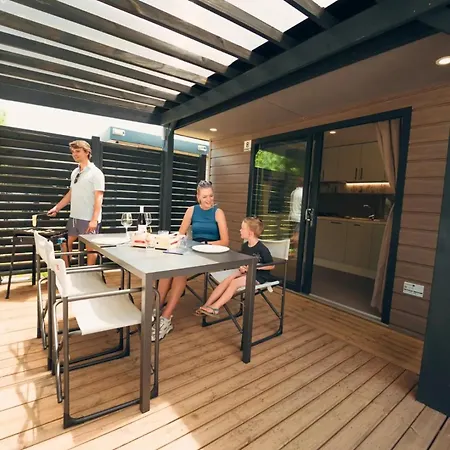 Weekend Glamping مكان تخييم